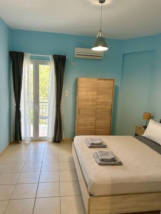 Seaside Escape Apartments - Poseidon Palaiá Fókaia Екстериор снимка