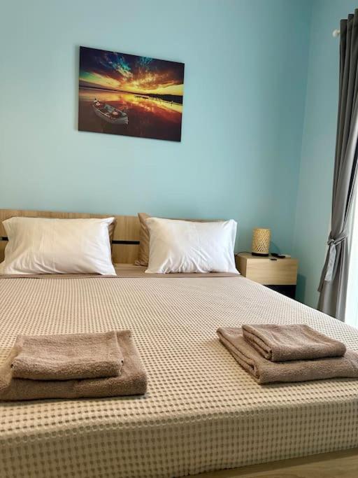 Seaside Escape Apartments - Poseidon Palaiá Fókaia Екстериор снимка