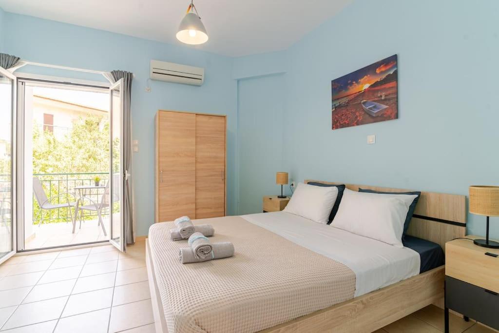 Seaside Escape Apartments - Poseidon Palaiá Fókaia Екстериор снимка